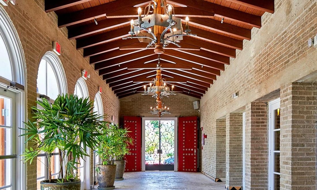 Vaulted wooden ceiling and chandeliers